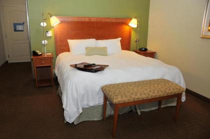 Hampton Inn Clinton - image 5