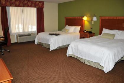 Hampton Inn Clinton - image 9