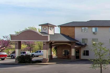 Econo Lodge Inn  Suites Clinton Oklahoma