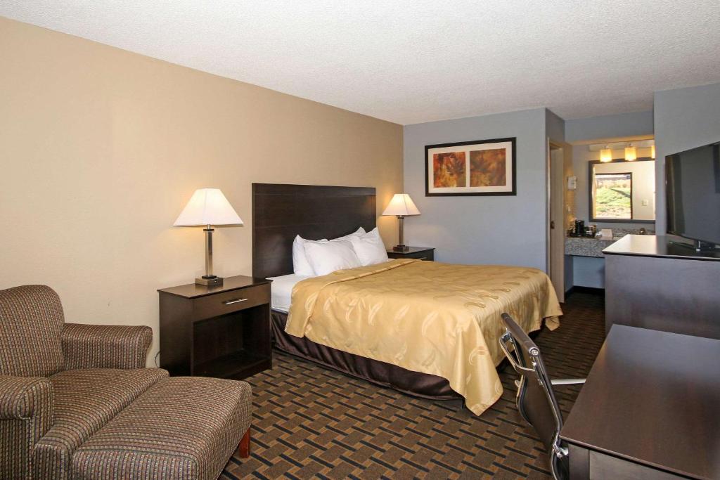 Quality Inn Clinton - image 5