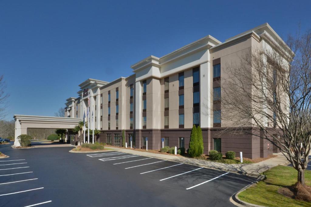 Hampton Inn & Suites Clinton - main image