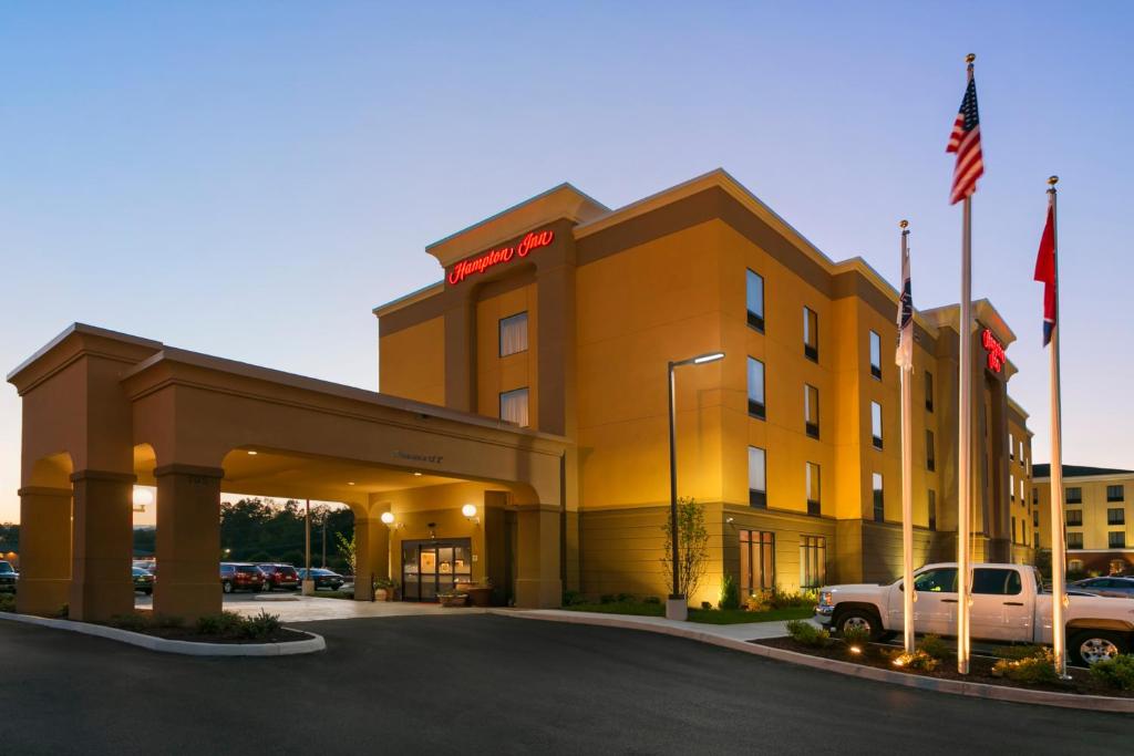 Hampton Inn Clinton - main image