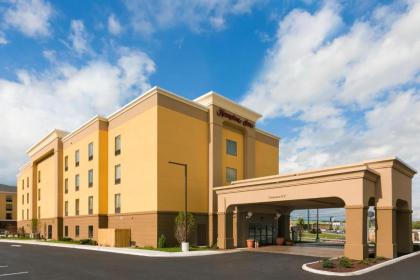 Hampton Inn Clinton - image 10