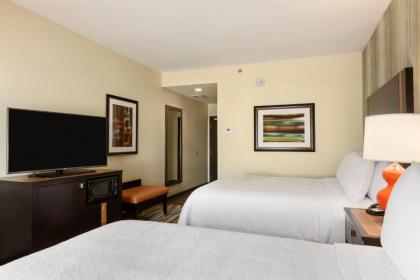 Hampton Inn Clinton - image 9