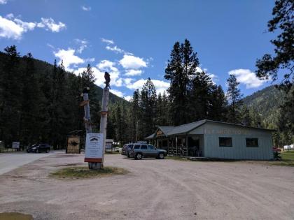 Rock Creek Mercantile & Motel - image 2