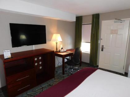 Days Inn by Wyndham Des Moines-West Clive - image 12