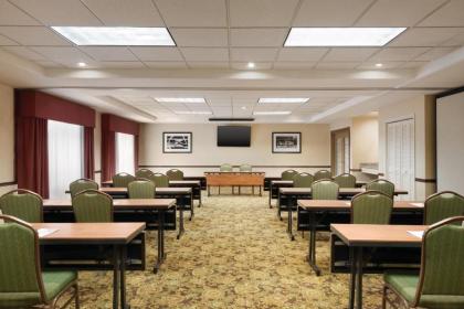 Country Inn & Suites by Radisson Des Moines West IA - image 15