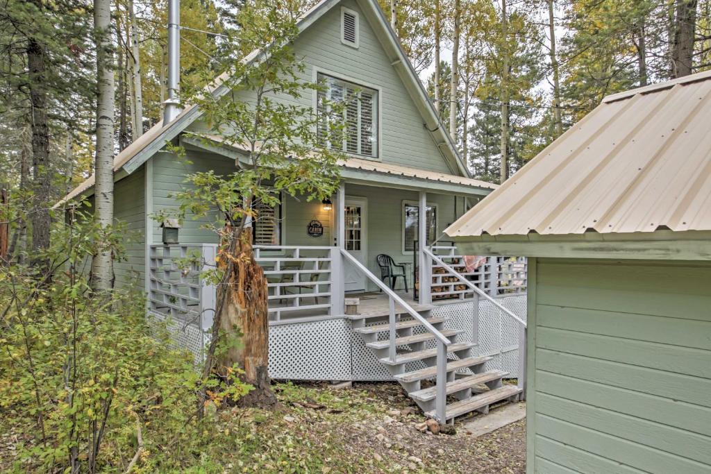 Quaint Cloudcroft Cabin with Stunning Forest Views! - main image