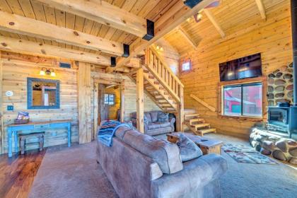 Pet-Friendly Cloudcroft Cabin Walk to Shops and Food! - image 10