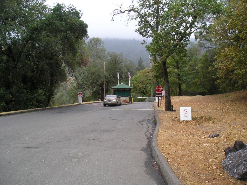 Russian River Camping Resort One-Bedroom Cabin 2 - image 3