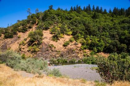 Russian River Camping Resort One-Bedroom Cabin 2 - image 6