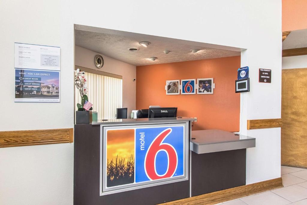 Motel 6-Cloverdale IN - Greencastle - image 7