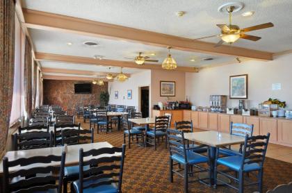 Days Inn & Suites by Wyndham Clovis - image 3