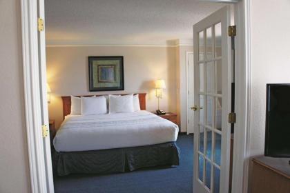 La Quinta Inn by Wyndham Clute Lake Jackson - image 3