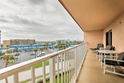 Oceanfront Cocoa Beach Condo with View -Walk to Pier! - image 10