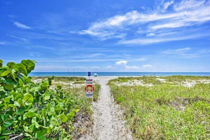 Downtown Cocoa Beach Townhome-Steps to Shore! - image 14