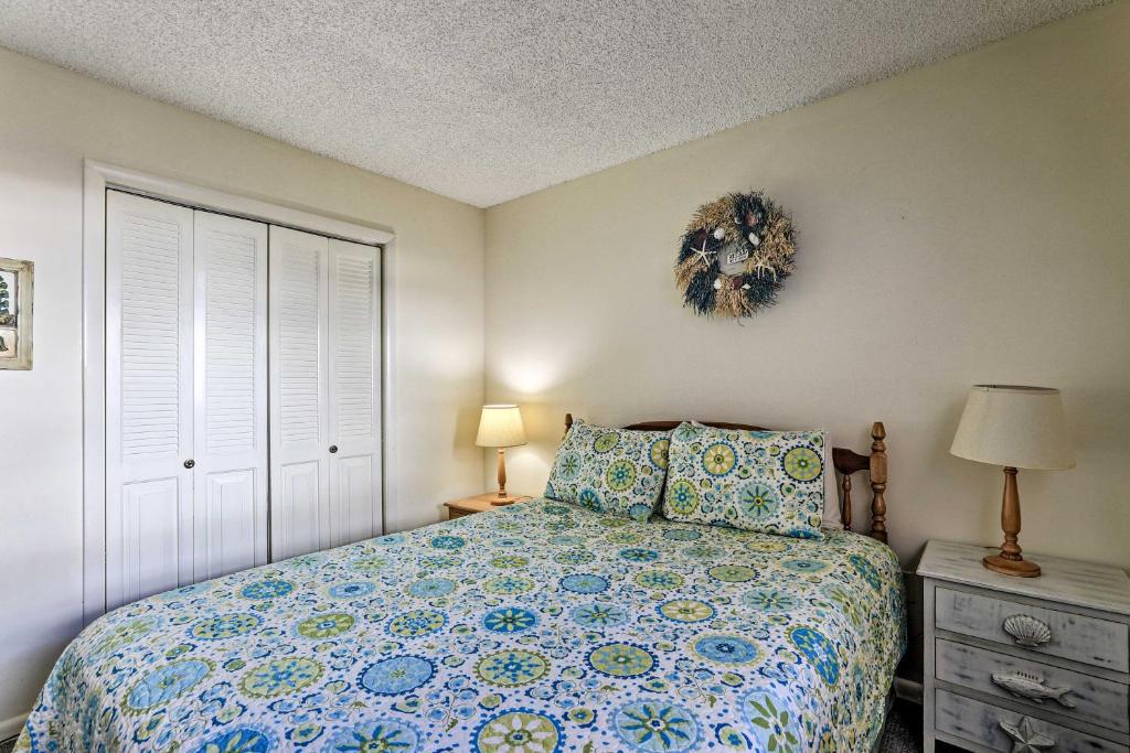 Inviting Cocoa Beach Condo with Ideal Location! - image 4