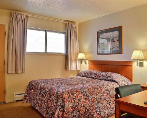 Rodeway Inn Cody - image 3