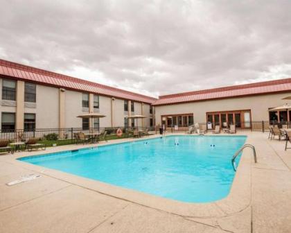 Comfort Inn at Buffalo Bill Village Resort - image 2