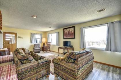 Cody Apartment with Panoramic Mountain Vistas! - image 2