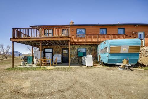 Cody Apartment with Panoramic Mountain Vistas! - image 3