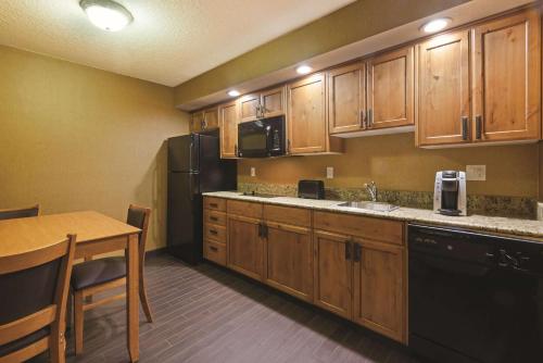 La Quinta by Wyndham Coeur d`Alene - image 3