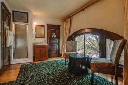 Greenbriar Inn - image 2