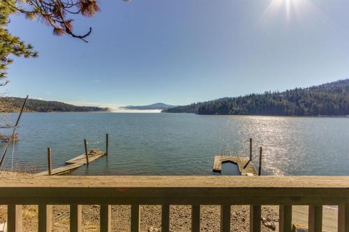 Mica Bay Serenity Cabin - main image