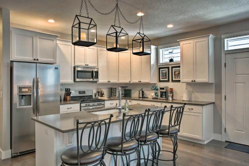 Coeur dAlene Townhome Near Sherman Ave with Parking! - image 5