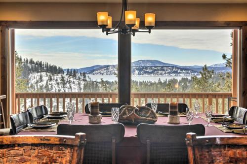 Two Lakes View Lodge in Coeur dAlene with 3 Decks - main image