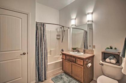 Modern Coeur dAlene Getaway Condo Walk Downtown! - image 16