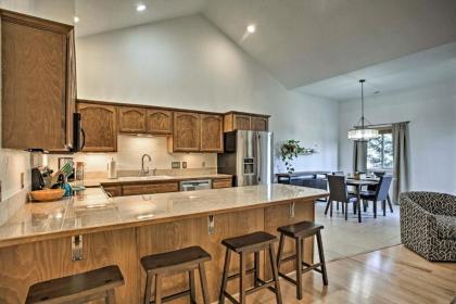 Modern Coeur dAlene Getaway Condo Walk Downtown! - image 2