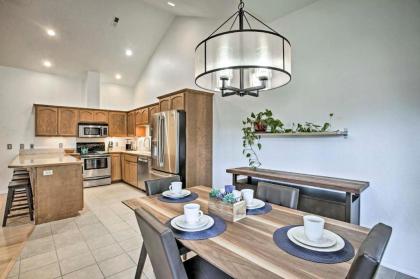 Modern Coeur dAlene Getaway Condo Walk Downtown! - image 7