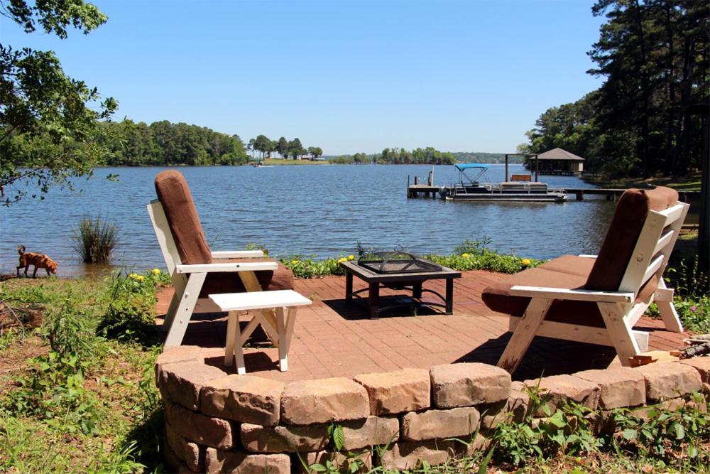 Frankston Home with Deck and Fishing on Lake Palestine! - main image