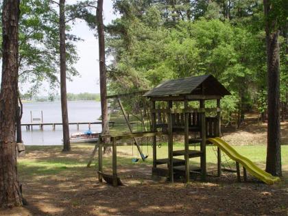 Frankston Home with Deck and Fishing on Lake Palestine! - image 11