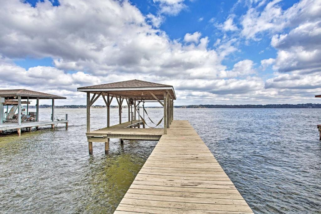 Large Waterfront Lake Palestine Home with Deck and Dock - main image