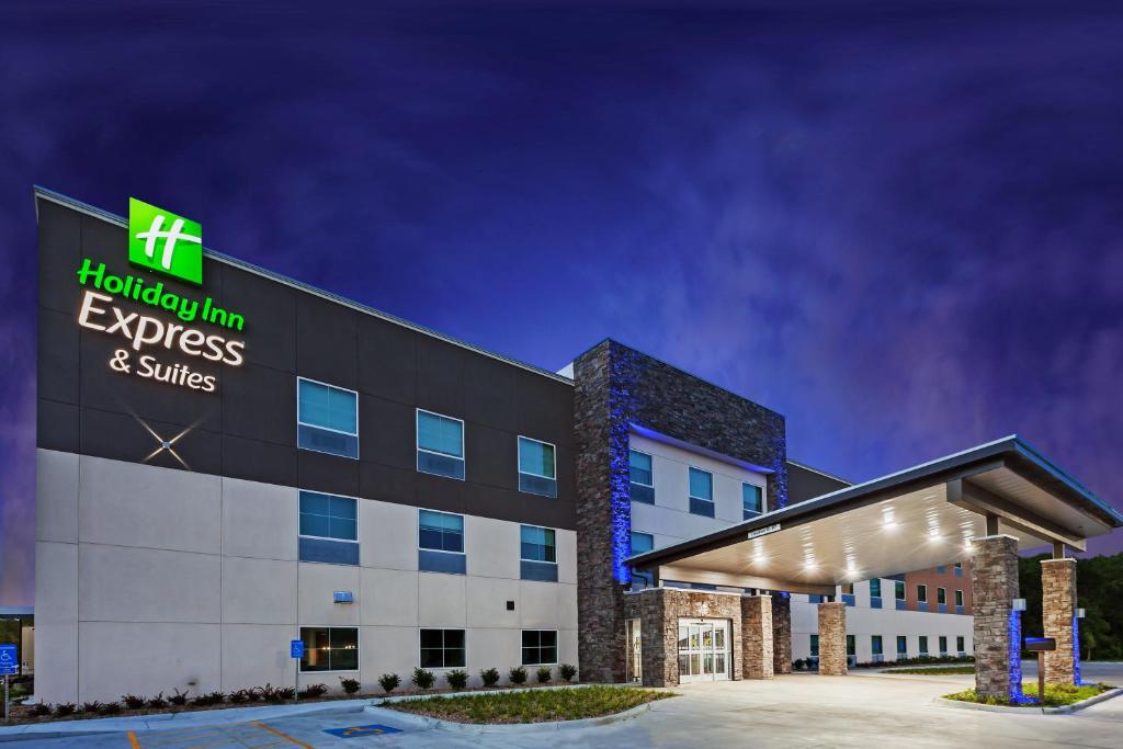 Holiday Inn Express & Suites - Coffeyville an IHG Hotel - main image