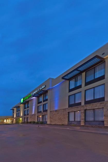 Holiday Inn Express Hotel & Suites Colby an IHG Hotel - image 9