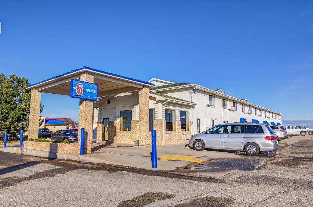 Motel 6-Colby KS - image 7