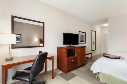 Hampton Inn Burlington - Colchester - image 9