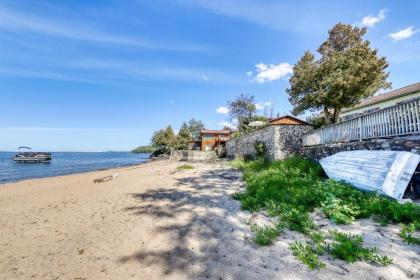 Thayer Beach Front Home - image 10