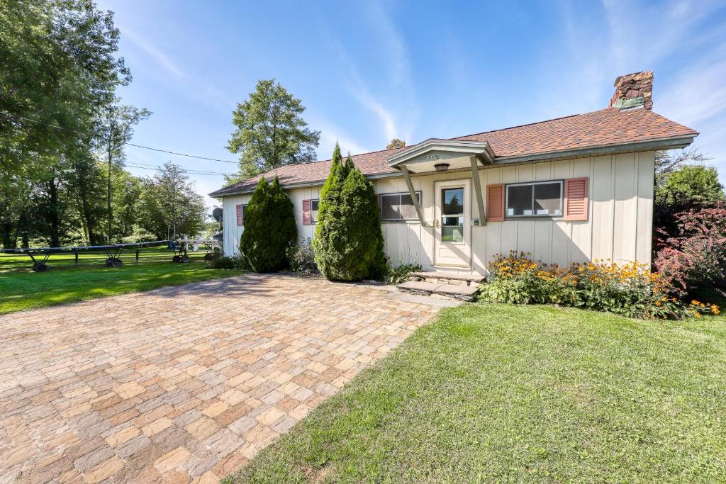 Thayer Beach Front Home - image 4