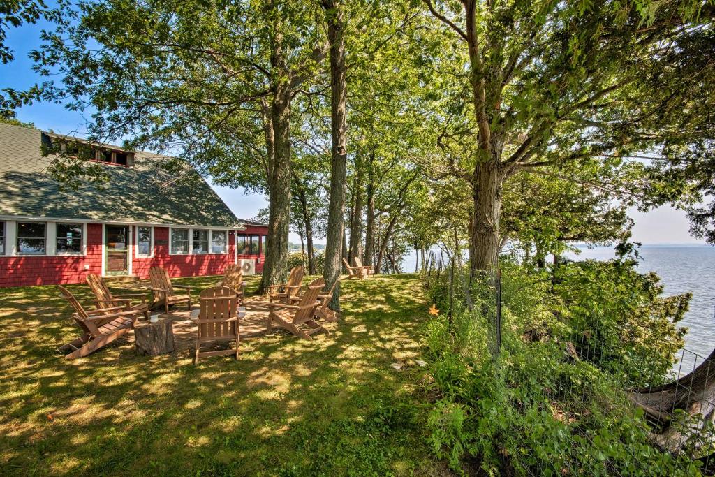 Rustic Lake House on Lake Champlains Barney Point - main image