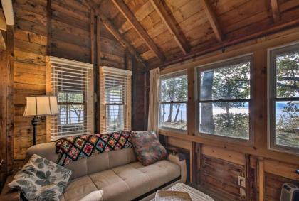 Rustic Lake House on Lake Champlains Barney Point - image 3