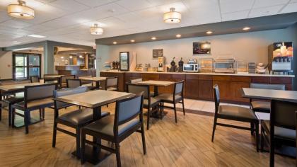 Best Western Plus Coldwater Hotel - image 12