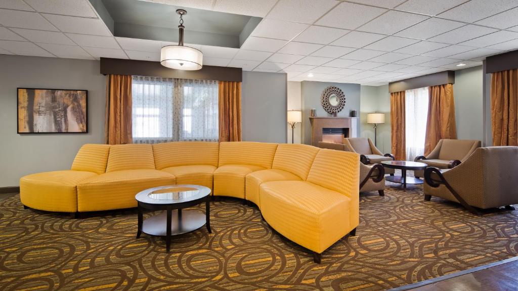 Best Western Plus Coldwater Hotel - image 4