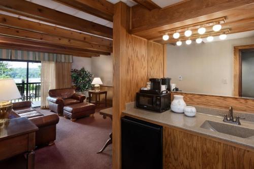 Hueston Woods Lodge and Conference Center - image 5