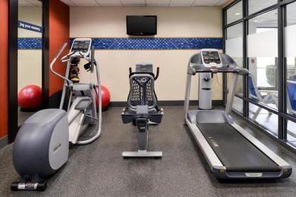 Hampton Inn College Park - image 10