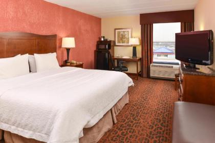 Hampton Inn College Park - image 15