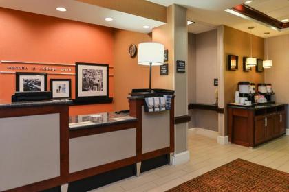 Hampton Inn College Park - image 16